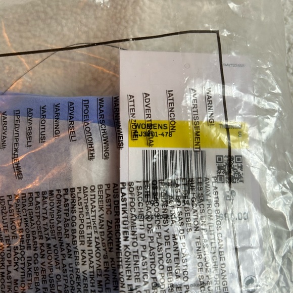 NWT Nike Yoga Luxe 7/8 High waisted Leggings - Picture 5 of 5